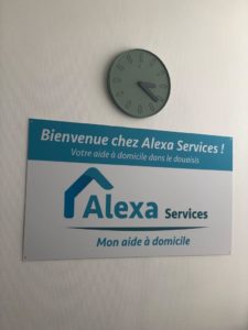 Fabrication et pose de plaque de signalétique personnalisée, Alexa Services, Douai, Nord