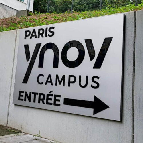 Fabrication et pose de signalétique extérieure Paris Ynov Campus Nanterre